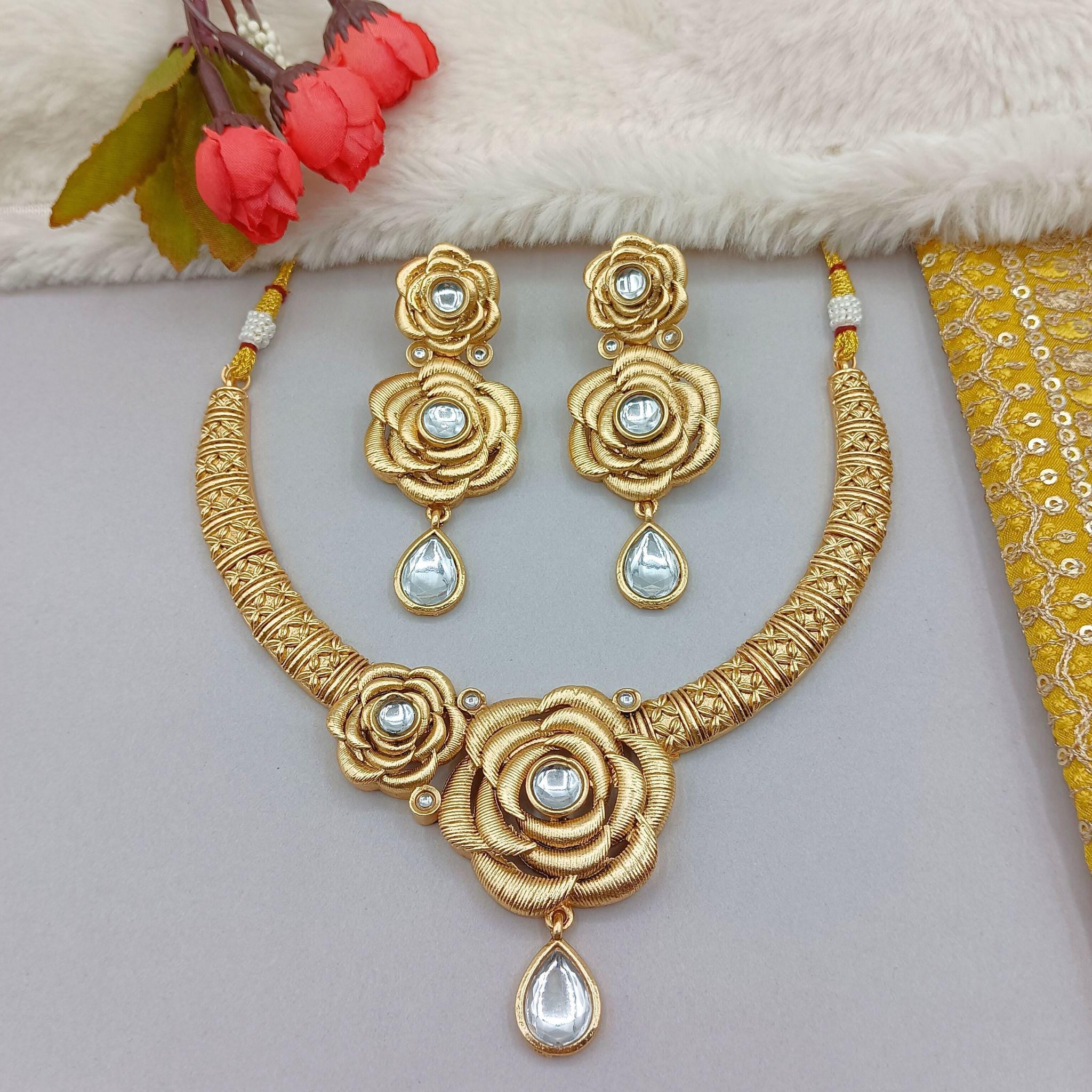 Floral Hasadi Choker Necklace Set: Indian Bridal Jewelry with Green Teardrop Stones
